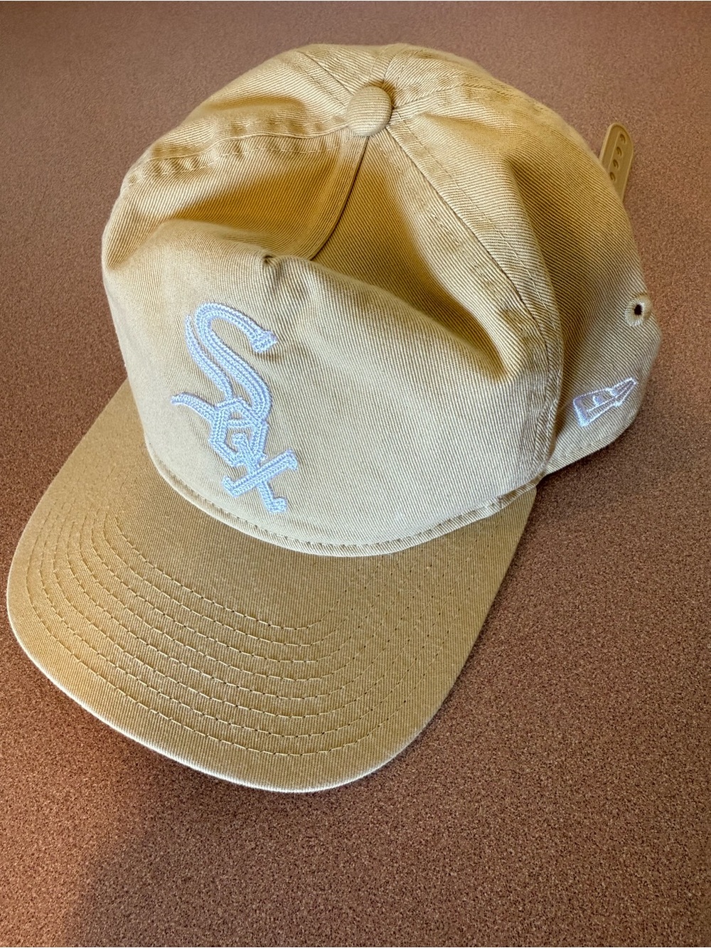 New Era White Sox snapback in cream